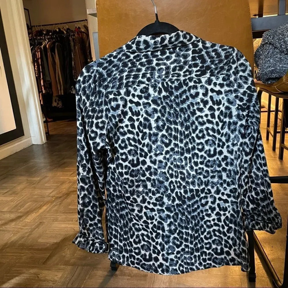 BCBGMaxAzria Leopard Print Button Up Top
Size S. - Picture 4 of 5